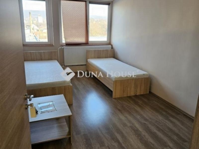 Kiadó egyéb iroda Pécs