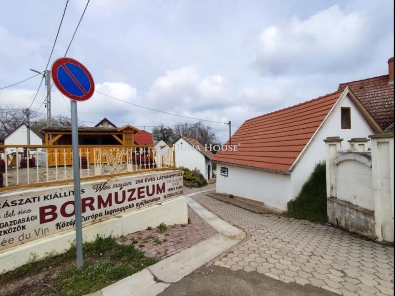 Eladó étterem, vendéglő Villány