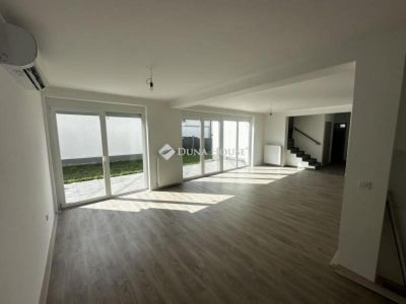 Eladó lakás Pellérd